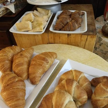 Hotel Ristorante Sassi Rossi 타세노 외부 사진