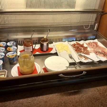 Hotel Ristorante Sassi Rossi 타세노 외부 사진