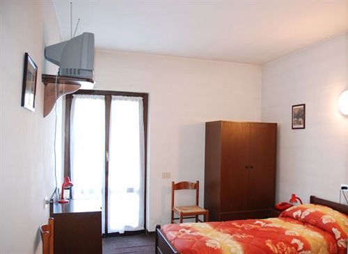 Hotel Ristorante Sassi Rossi 타세노 외부 사진