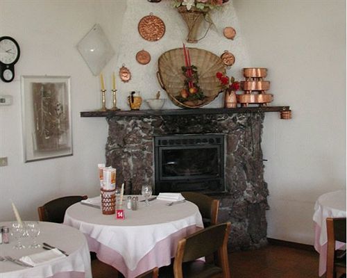 Hotel Ristorante Sassi Rossi 타세노 외부 사진